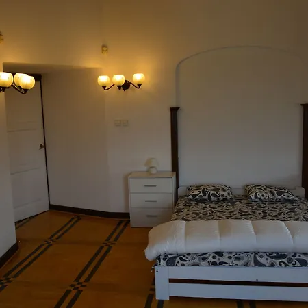 Stara Ochota 2*